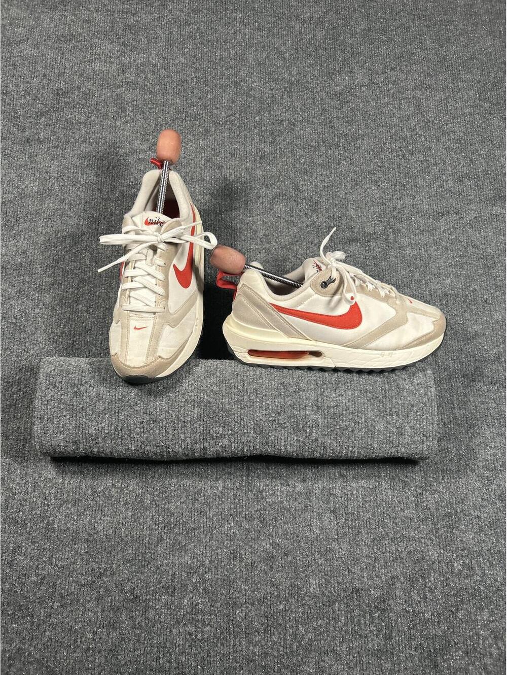 Nike Women's Cream and Red Running Sneakers Size 6.5